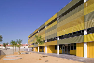 Escuela de Educación Primaria “Puig de les Cadiretes” / Valor - Llimos