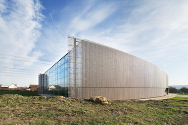 Pabellón de Deportes Lardy / Explorations Architecture