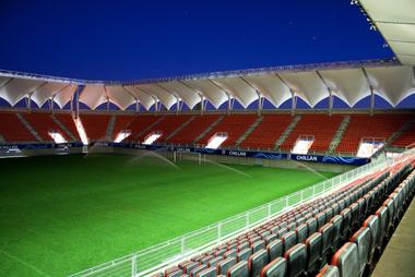 Estadio Bicentenario Nelson Oyarzún Arenas de Chillán / Judson & Olivos Arquitectos