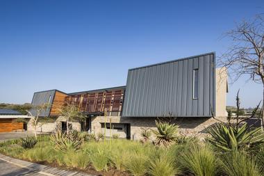 Casa Albizia / Metropole Architects