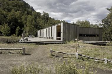 Lodge La Baita / Gubbins Arquitectos +  Polidura + Talhouk Arquitectos