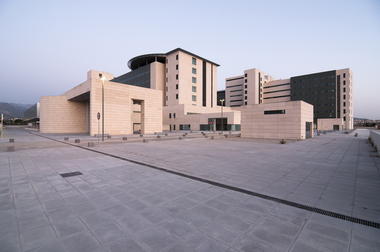 Hospital Campus de la Salud / PLANHO + AIDHOS arquitectos S.A.