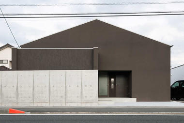 Gable House / FORM | Kouichi Kimura