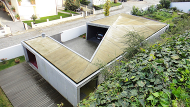 Garage & Garden Facilities / Nuno Castro