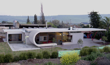 Beam House / Uri Cohen Architects