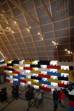 'Abondantus Gigantus' Temporary Pavilion / LOOS.FM