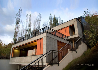 Villa For a friend / Razan Text & Context