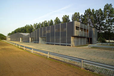 Schoten Workshop Building / Loos Architects