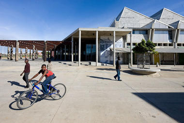 Small Scale, Big Change: New Architectures of Social Engagement