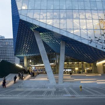 Aluminum Composites - Prismatic Finishes from Alpolic
