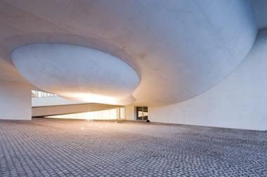 Gallery - Museum of Ocean and Surf / Steven Holl Architects + Solange Fabiao - 8