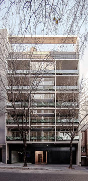 Edificio Calazanz / BAAG