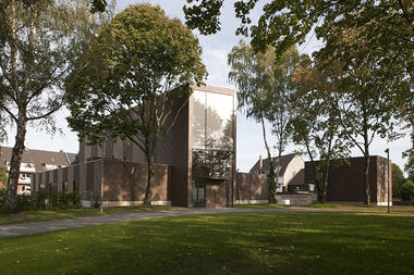 Gallery of Immanuel Church  / Sauerbruch Hutton   - 6