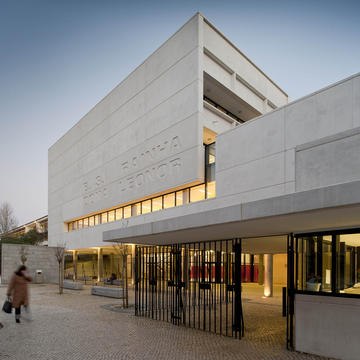 Escuela Secundaria Rainha Dona Leonor  / Atelier dos Remédios