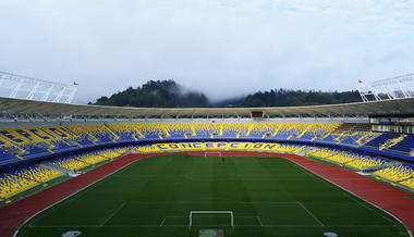 Estadio Municipal Ester Roa Rebolledo / Valle & Cornejo Arquitectos