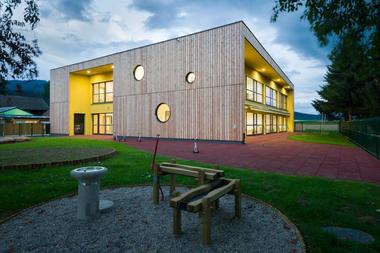 Jardín infantil de tiempo compartido Šmartno / Arhitektura Jure Kotnik