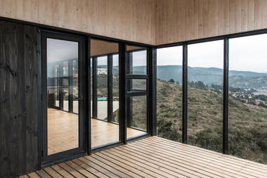 Gallery of Stranded House / WHALE!  - 8