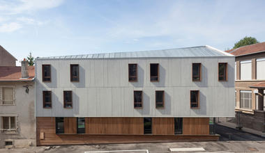 24 Unidades de Habitação / Zanon + Bourbon Architects