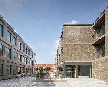 Campus de Cuidados com o Idoso  / Areal Architecten
