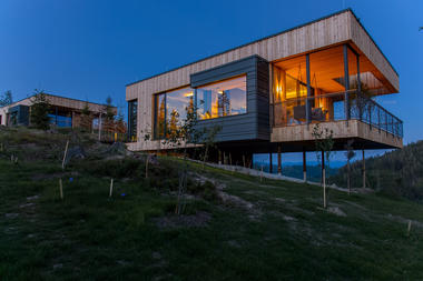 Gallery of Deluxe Mountain Chalets / Viereck Architects  - 16