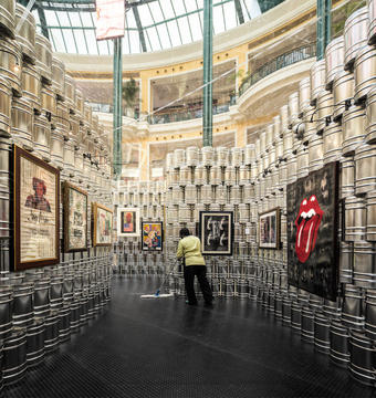 O Museu Temporário de Andy Warhol / LIKEarchitects