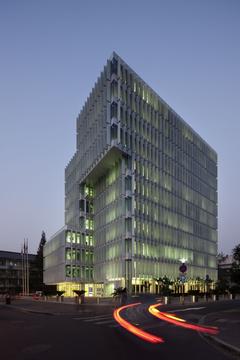 浙江吴川集团总部 / gmp architekten