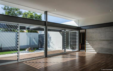Gallery of TCH House / Arkylab  - 4