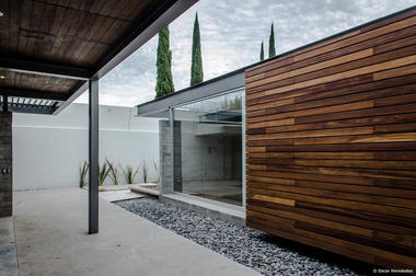 Gallery of TCH House / Arkylab  - 3