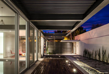 Gallery of TCH House / Arkylab  - 9