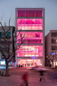 芭比娃娃上海店/ Slade Architecture