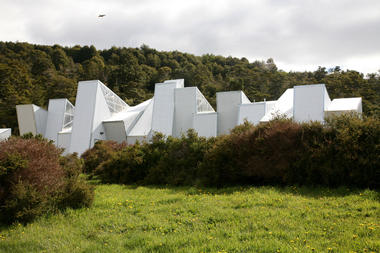 Planta Agua Mineral Aonni / Bebin & Saxton