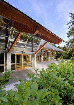 格伦伊格尔斯社区中心 / Patkau Architects