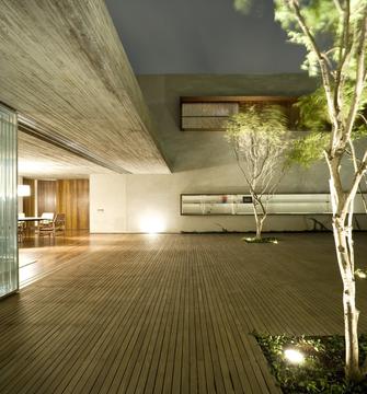 MAXXI博物馆 / Marcio Kogan