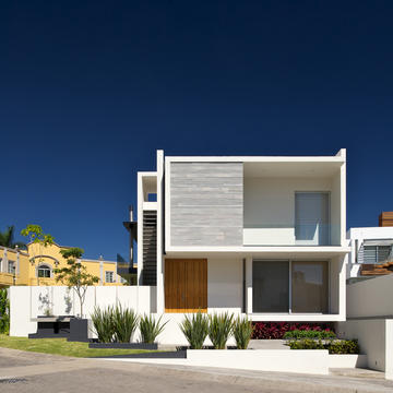 CasaBlanca / Agraz Arquitectos