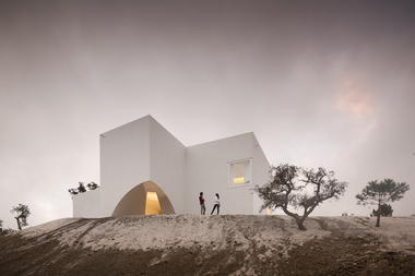 Casa em Fontinha / Manuel Aires Mateus + SIA arquitectura