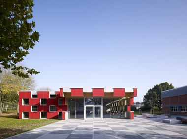 Gallery of Salmtal Secondary School Canteen / SpreierTrenner Architekten  - 4