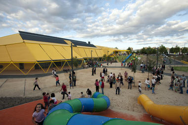 Plaza Ecopolis [Espacio público + Escuela Infantil + Ludoteca] / Ecosistema Urbano