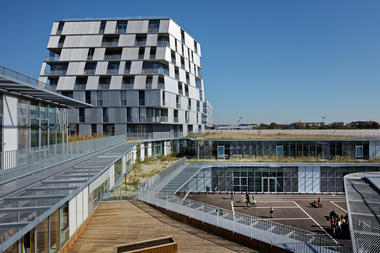 法国 学校综合设施和学生公寓 / Chartier-Dalix Architectes