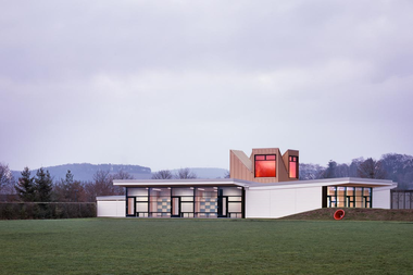 蒲公英时钟幼儿园 / Ecker Architekten