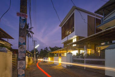 Gallery of The Breathing Wall Residence  / LIJO.RENY Architects  - 6