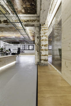 Oficinas Iconweb   / NAN Arquitectos