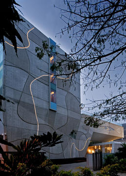Gallery of Vivanta Hotel / WOW Architects | Warner Wong Design  - 8