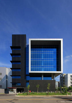 Gallery of Huga Fab III and Headquarters Building / J. J. Pan & Partners  - 2
