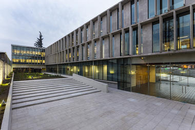 Edificio institucional del Ministerio chileno de Vivienda y Urbanismo / Carreño Sartori Arquitectos