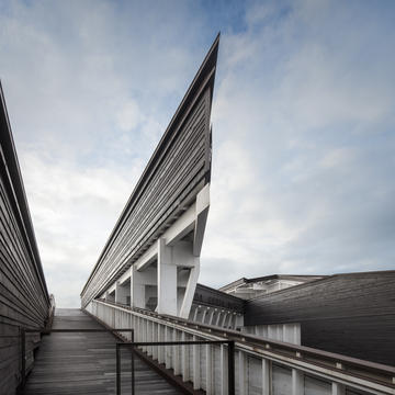 Centro Cultural y Social de Costa Nova / ARX Portugal