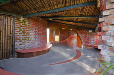 Gallery of Brick House  / iStudio architecture  - 2