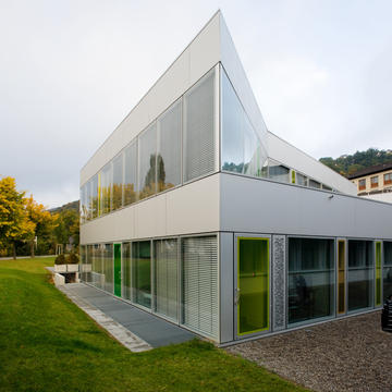 Wildermeth 儿童诊所 / bauzeit architekten