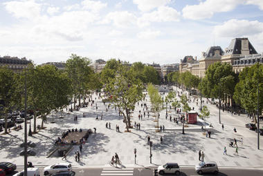 Arquitectura y Paisaje: la mayor plaza peatonal de París convertida en un centro de intercambio y movimiento