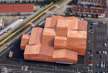 充满活力的连体的FORUM活动建筑  / Manuelle Gautrand Architecture