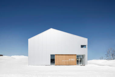 Centro deportivo La Taule / Architecture Microclimat